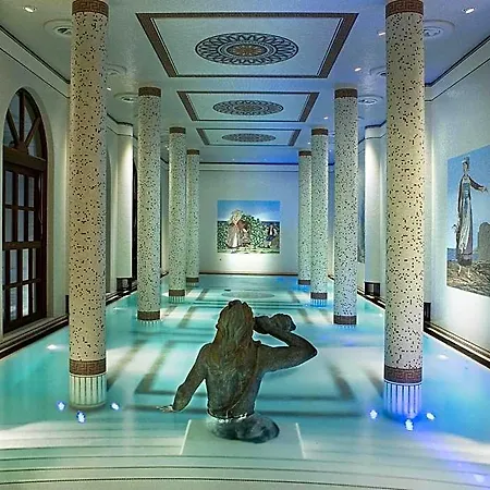 Palazzo Manzi Terme & Otel 5*