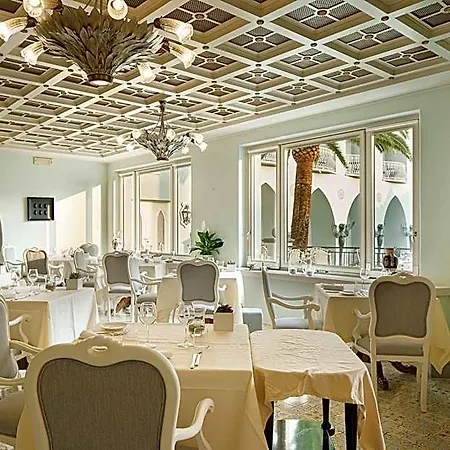 Palazzo Manzi Terme & 카사밋쵸라테르메