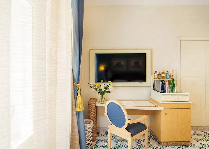 Palazzo Manzi Terme & 호텔