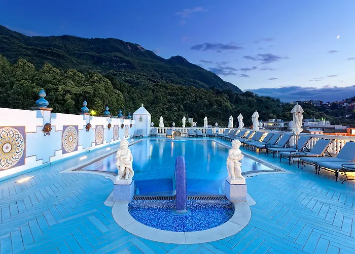 酒店 Palazzo Manzi Terme & 卡萨米乔拉泰尔梅